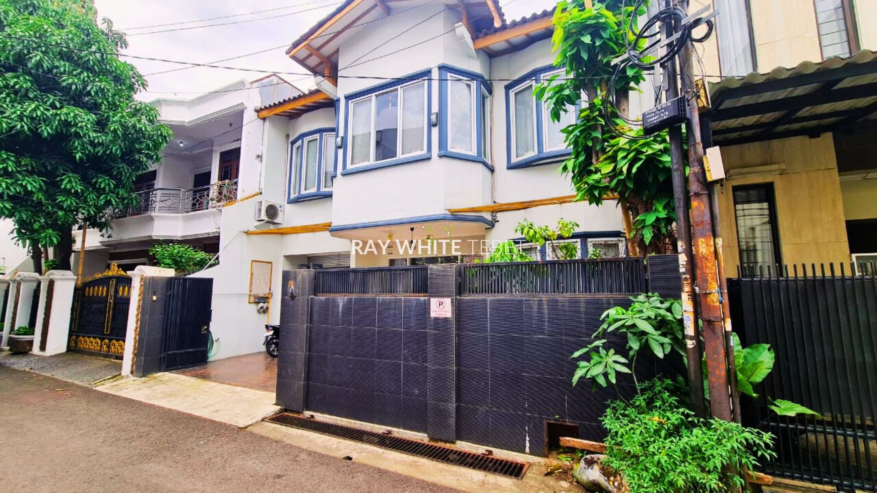 Rumah 2 Lantai SHM Siap Huni di Tebet, Jakarta Selatan