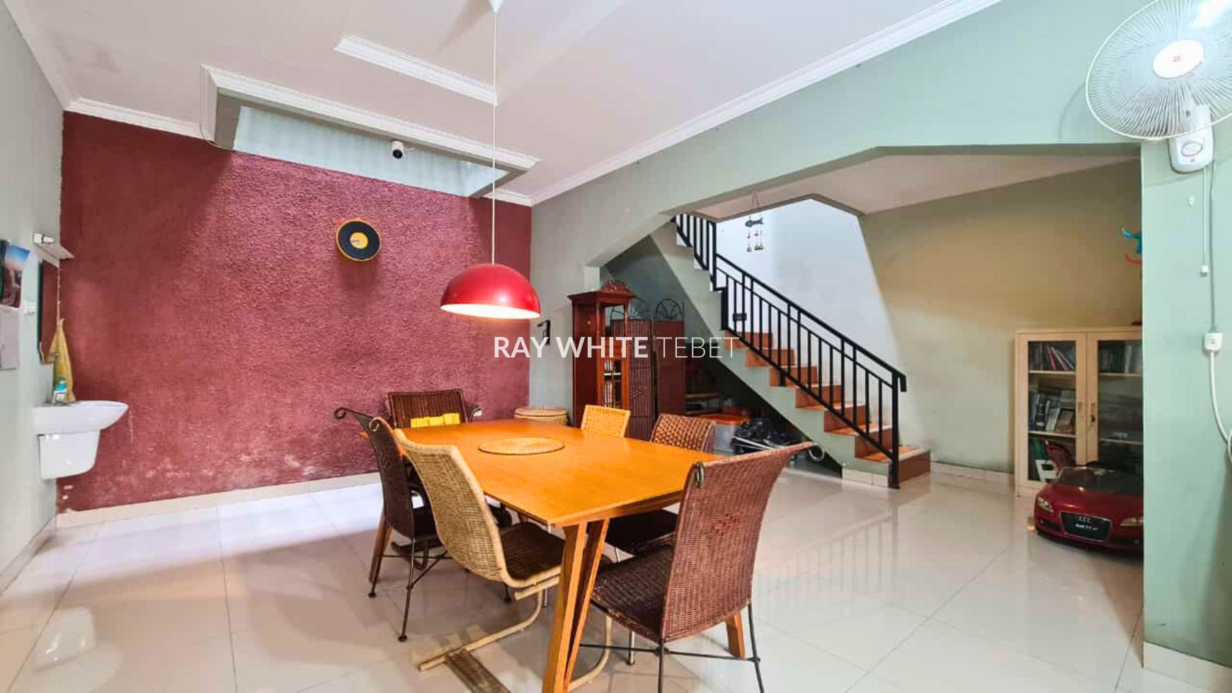 Rumah 2 Lantai SHM Siap Huni di Tebet, Jakarta Selatan