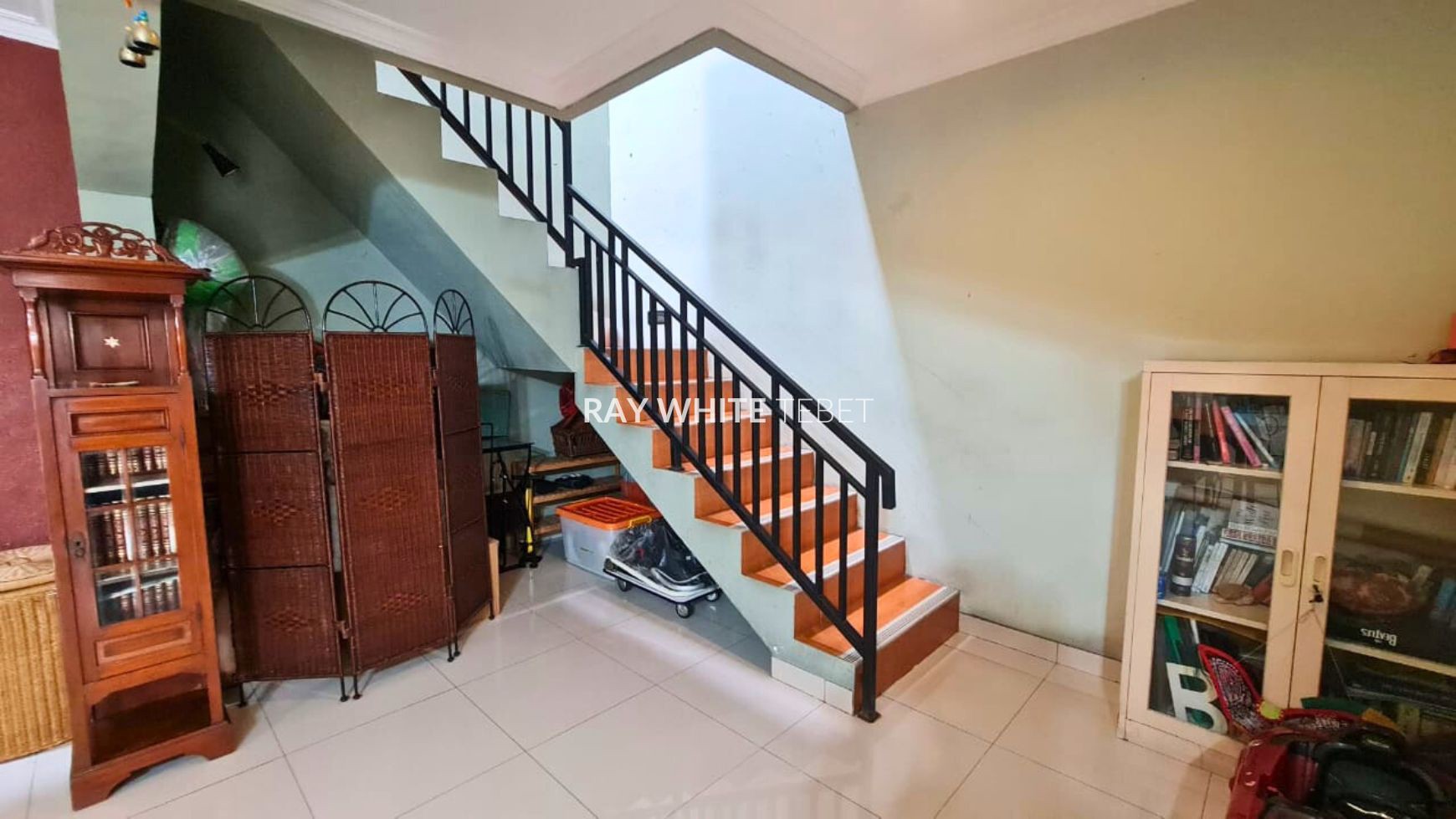 Rumah 2 Lantai SHM Siap Huni di Tebet, Jakarta Selatan