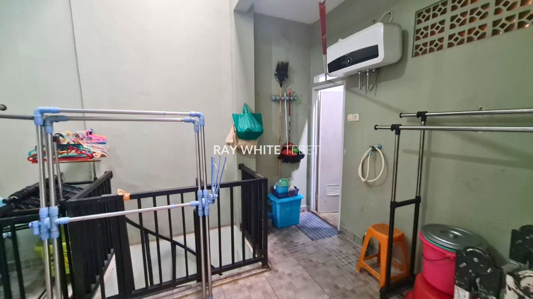Rumah 2 Lantai SHM Siap Huni di Tebet, Jakarta Selatan