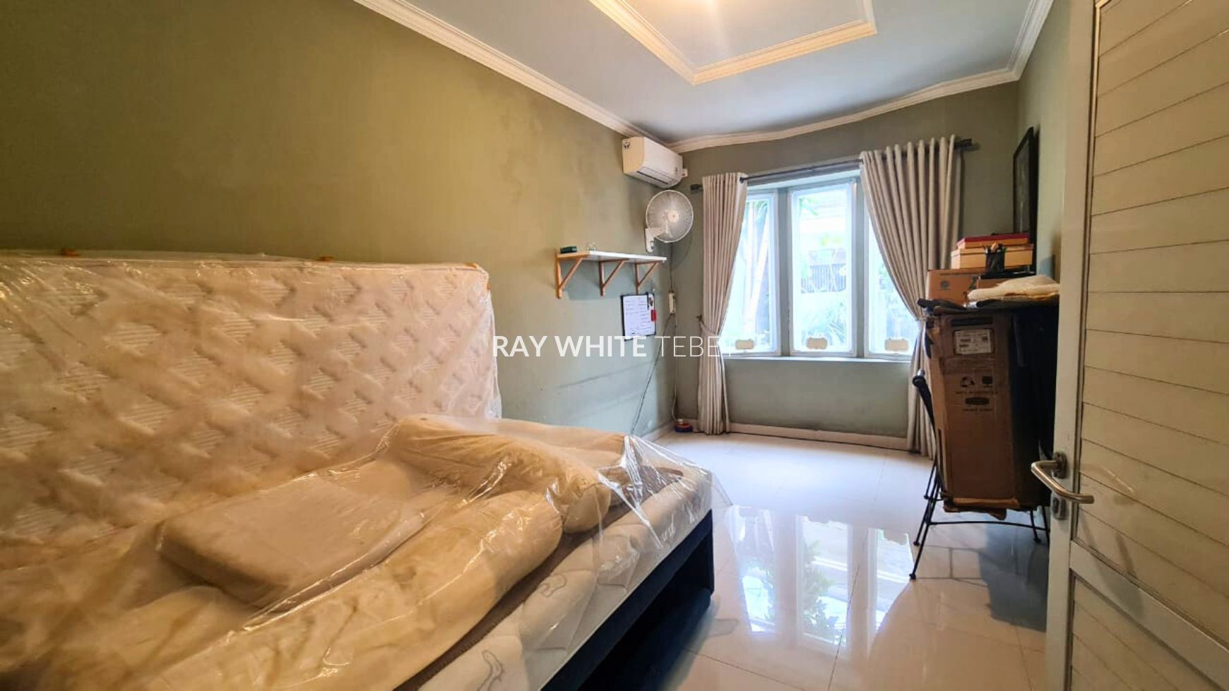 Rumah 2 Lantai SHM Siap Huni di Tebet, Jakarta Selatan