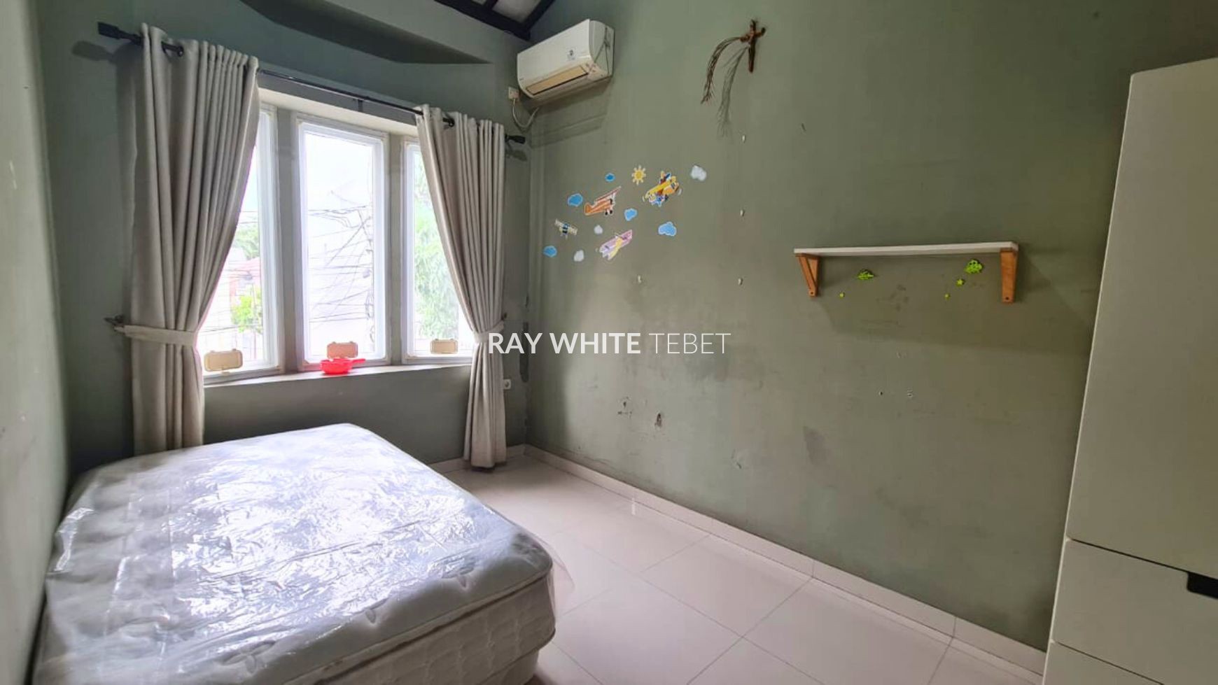Rumah 2 Lantai SHM Siap Huni di Tebet, Jakarta Selatan