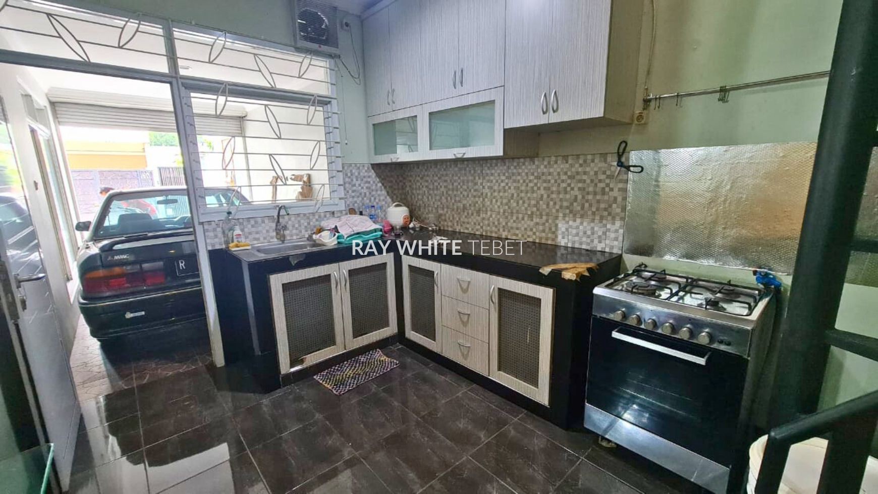 Rumah 2 Lantai SHM Siap Huni di Tebet, Jakarta Selatan