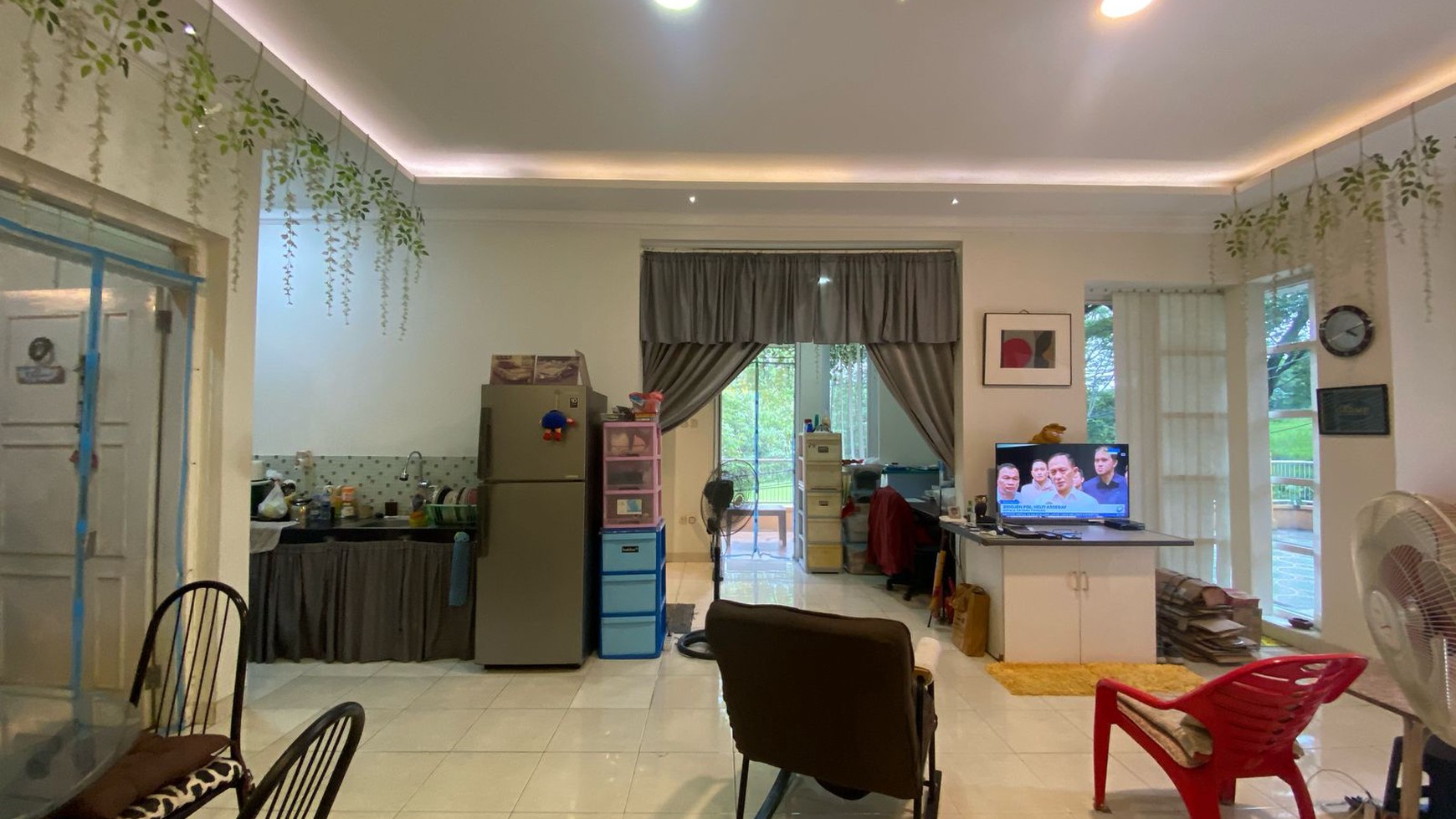 RUMAH ASRI POSISI HOEK DI BUKIT GOLF CIBUBUR