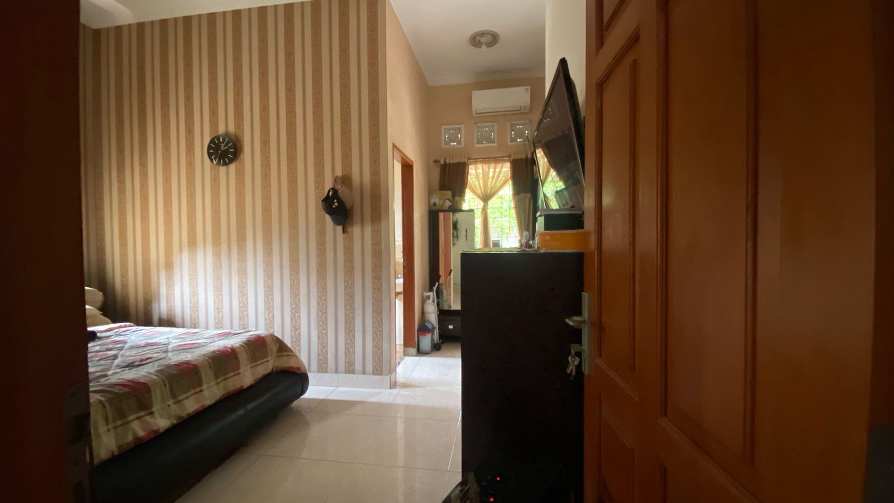 RUMAH ASRI 1 LANTAI DENGAN TANAH LUAS DI JATISARI