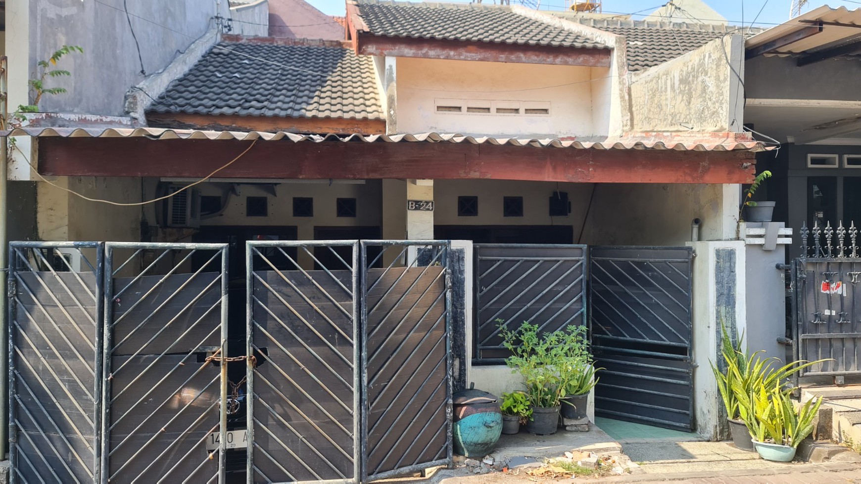 Dijual Rumah Murah di Semolowaru Elok Surabaya Timur, Under 1 M!
