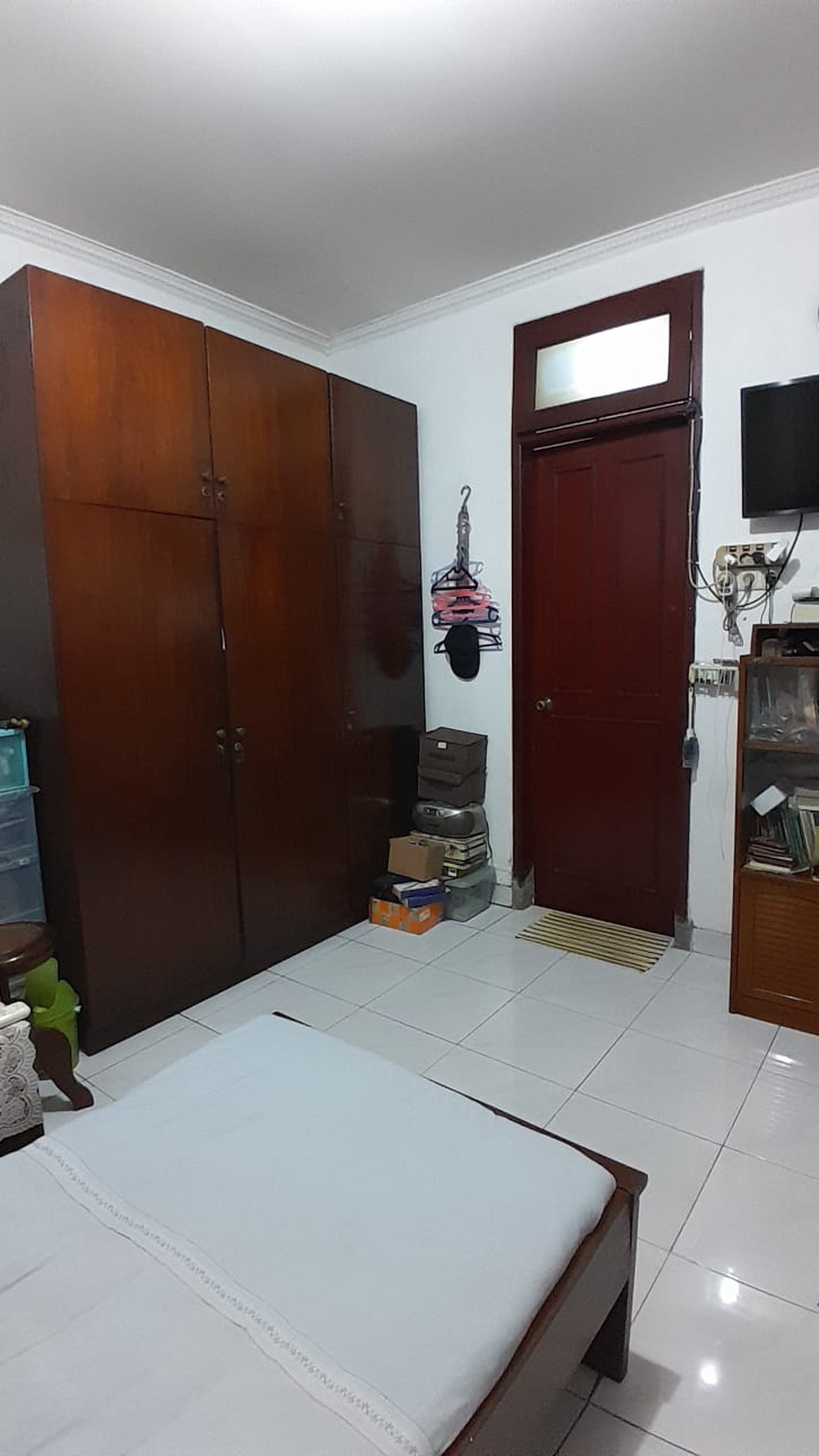 Rumah Elegan di Raffles Hills Dekat Trans Studio Mall Cibubur