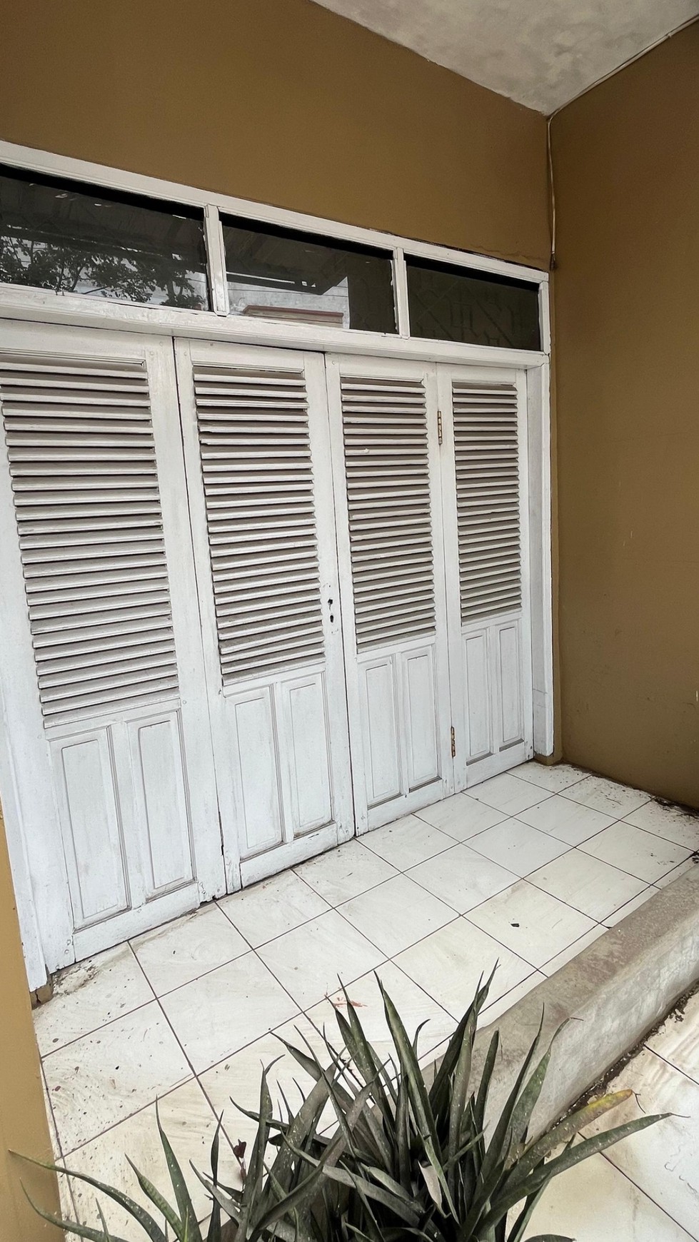 Dijual Ruang Usaha 2 lantai di Mainroad Dangdeur 