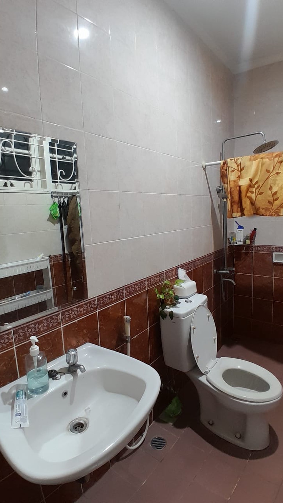 Rumah Nyaman di LEGENDA WISATA Cibubur