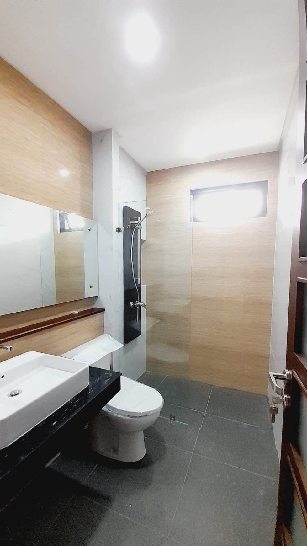 Rumah baru 3 lantai Di The Green BSD 