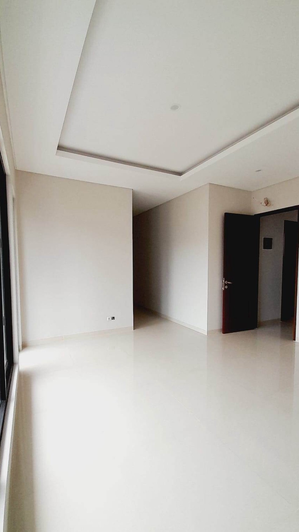 Rumah baru 3 lantai Di The Green BSD 