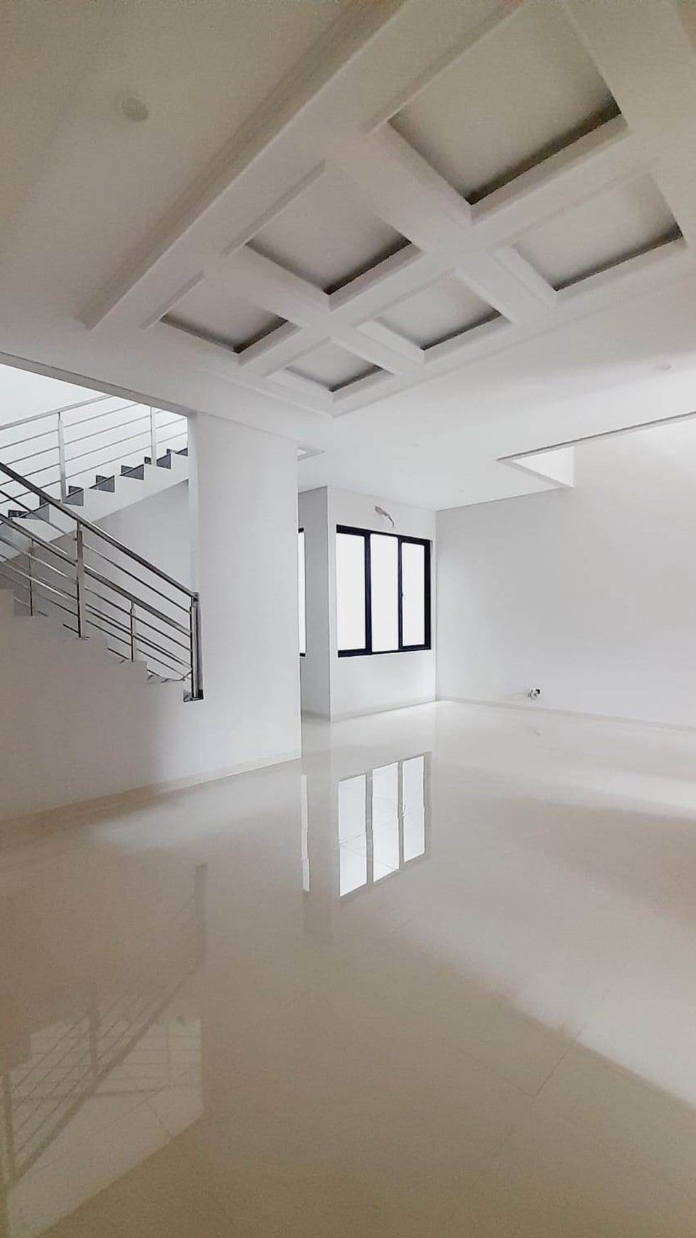 Rumah baru 3 lantai Di The Green BSD 