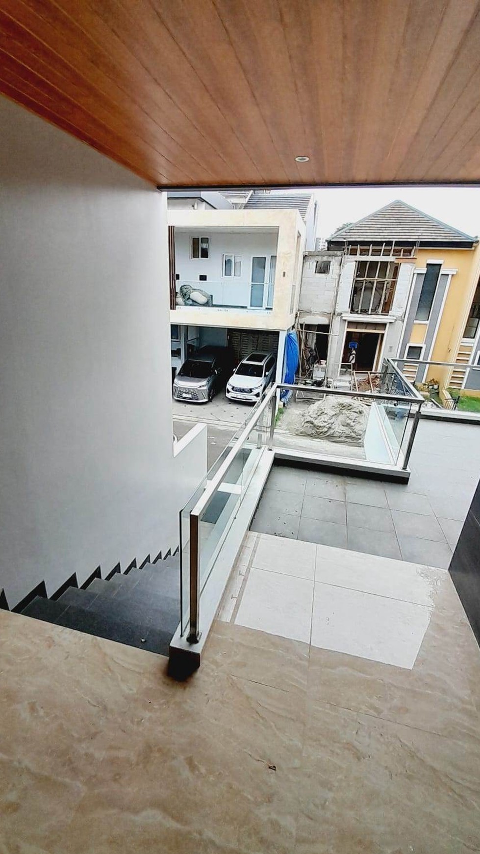 Rumah baru 3 lantai Di The Green BSD 