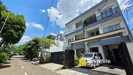 Rumah di Kebayoran Baru, Jakarta Selatan, lokasi tenang, 1,7 km ke MRT Blok M