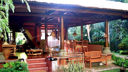 High quality, quiet, extended estate, 100 meters from Lovina Beach