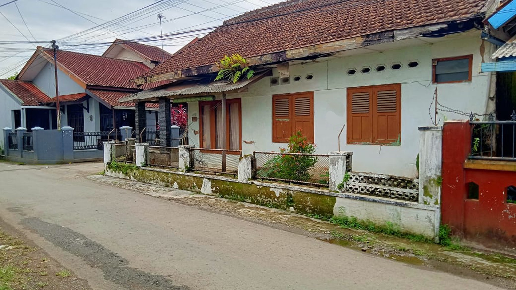 Rumah tua hook di hitung tanah di purwokerto
