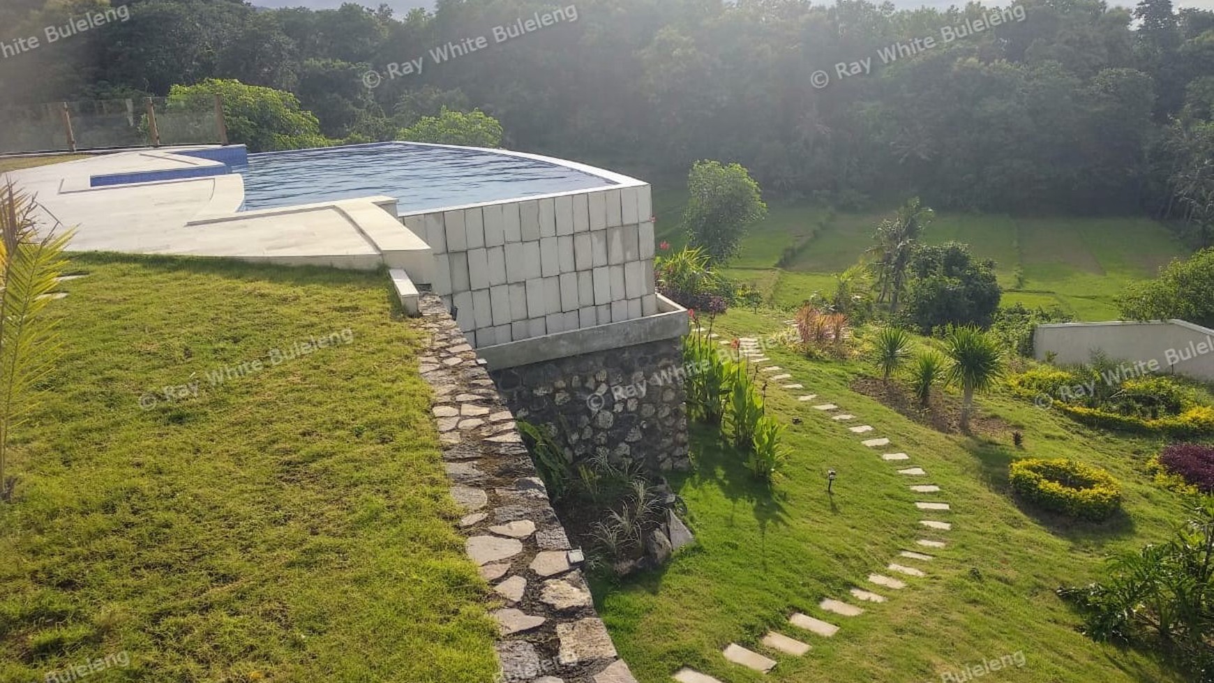 Tranquil Luxury Villa with Ocean, Rice Field & Hill Views - Lovina Paradise