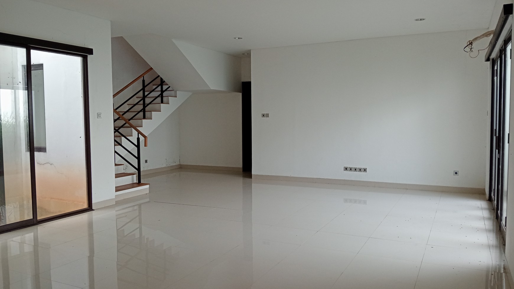 Cibubur, MEWAH, BARU, 2 Lantai, BEBAS BANJIR, Hunian Exclusive, HARGA NEGO