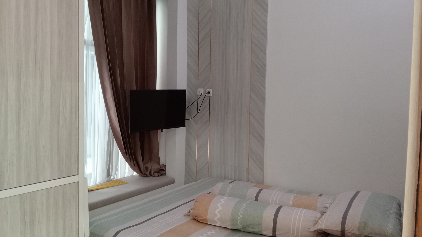 Kelapa Dua Depok, Baru, 3 Lantai, Siap Huni, Lokasi Strategis, Bisa Cash/KPR, Harga NEGO