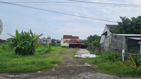 Tanah Luas 1050 Meter Persegi Cocok Untuk Usaha Lokasi Strategis di Condong Catur Sleman 