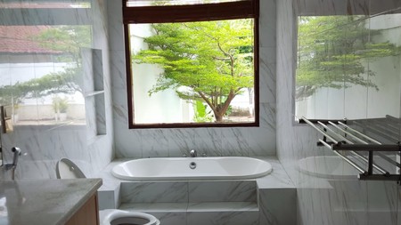 Rumah Satu Tingkat Kemang Utara