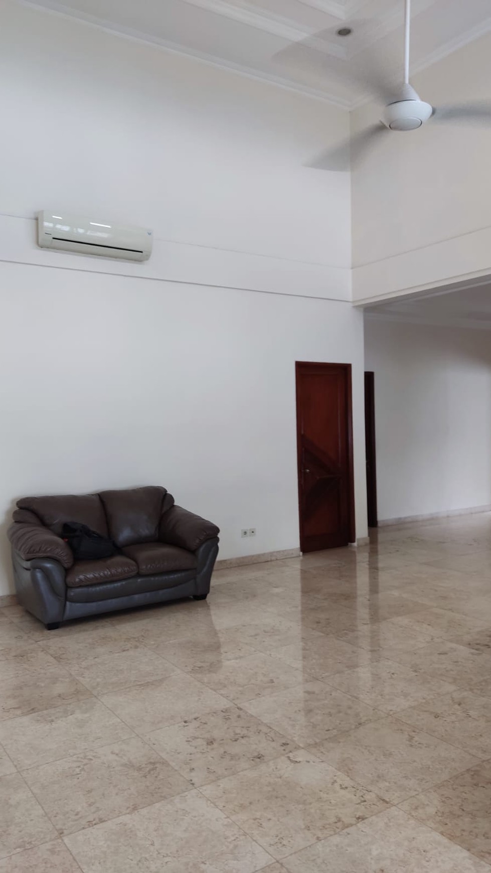 Rumah Satu Tingkat Kemang Utara