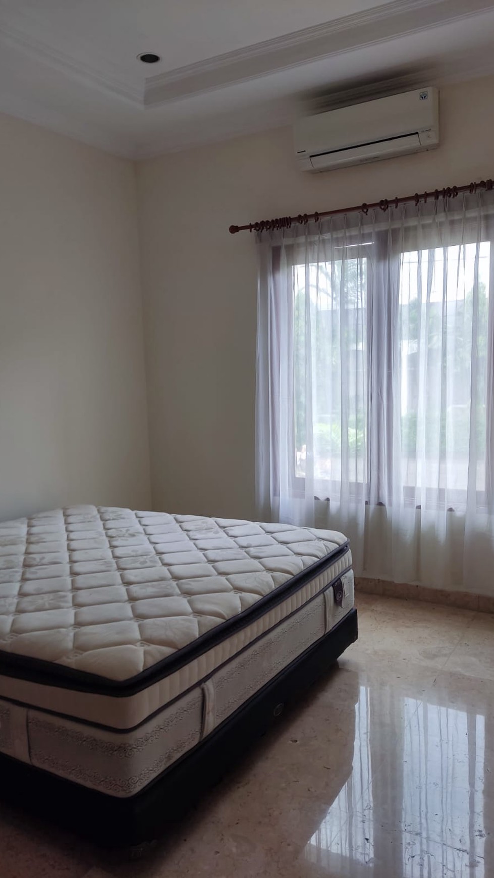 Rumah Satu Tingkat Kemang Utara