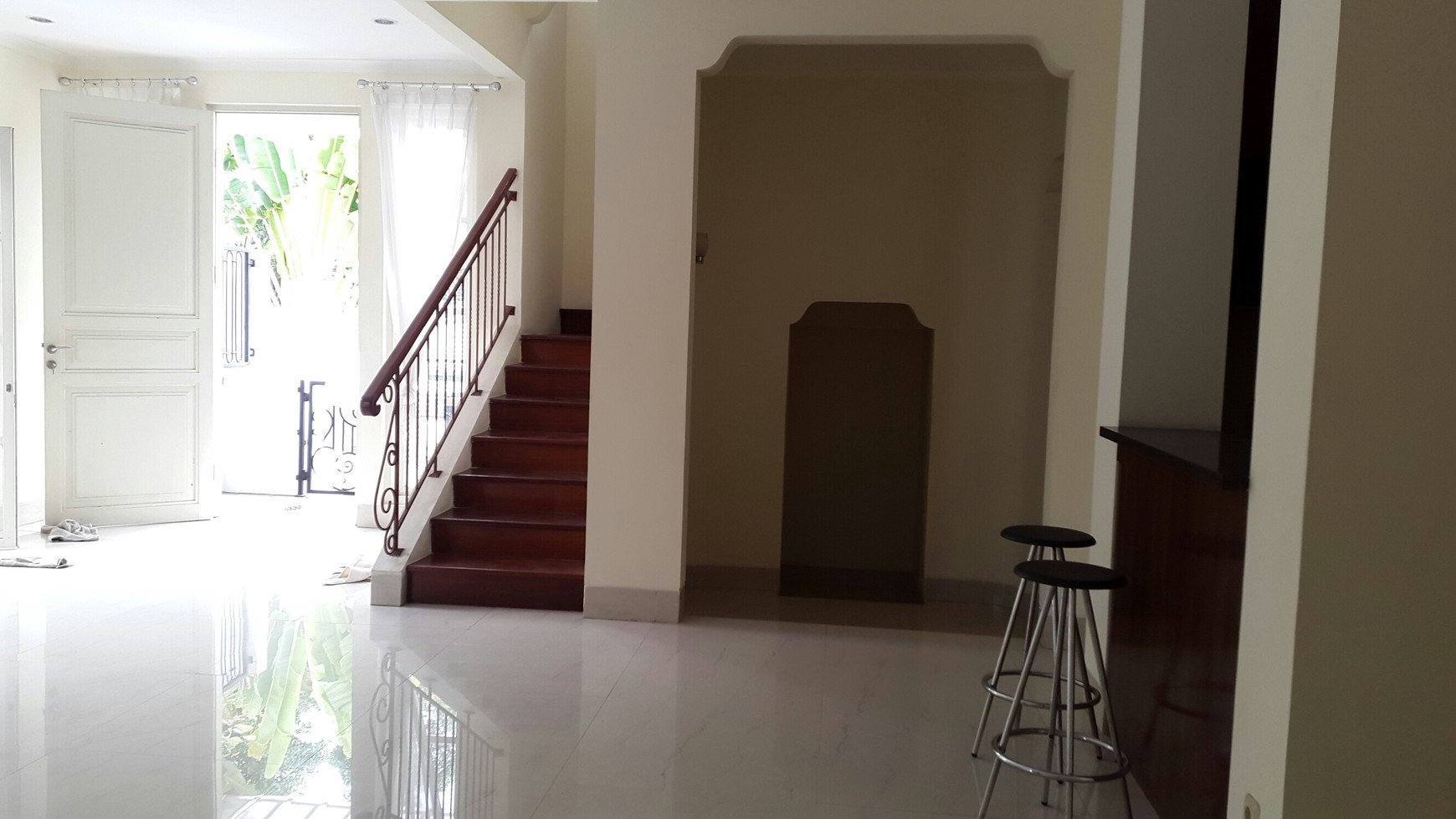 Rumah Dijual di Kemang Barat.. Desain Menarik.. Duo@Kemang