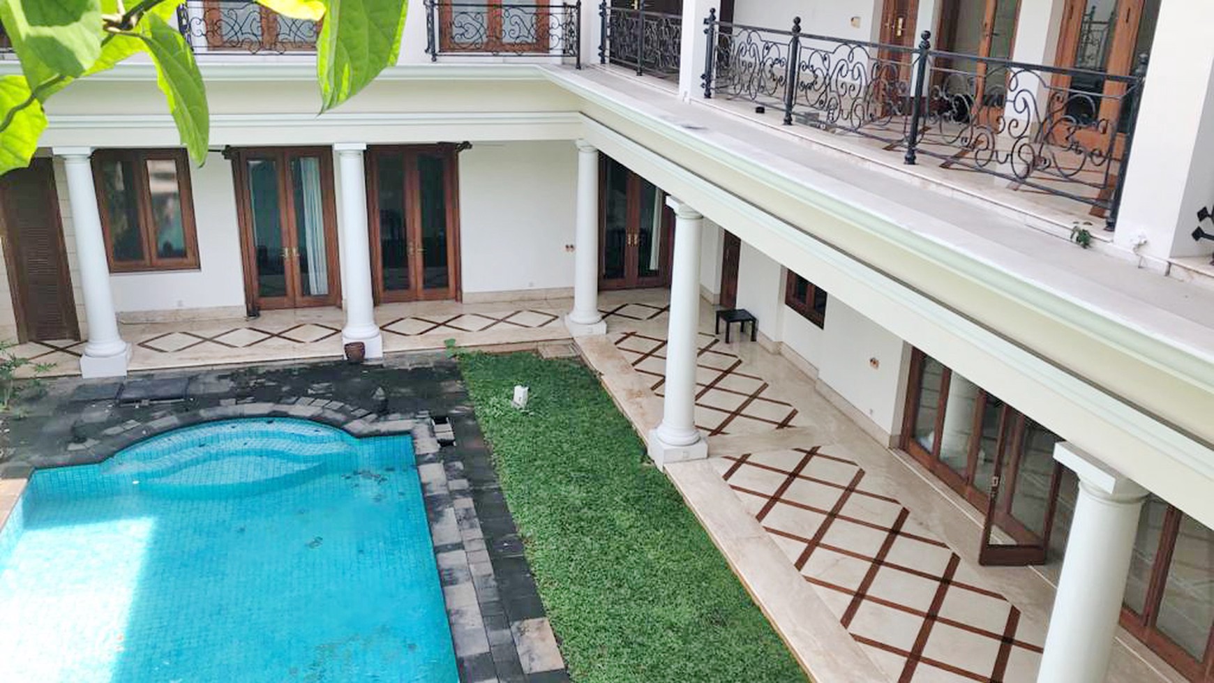 Rumah Hitung Tanah Area Cipete