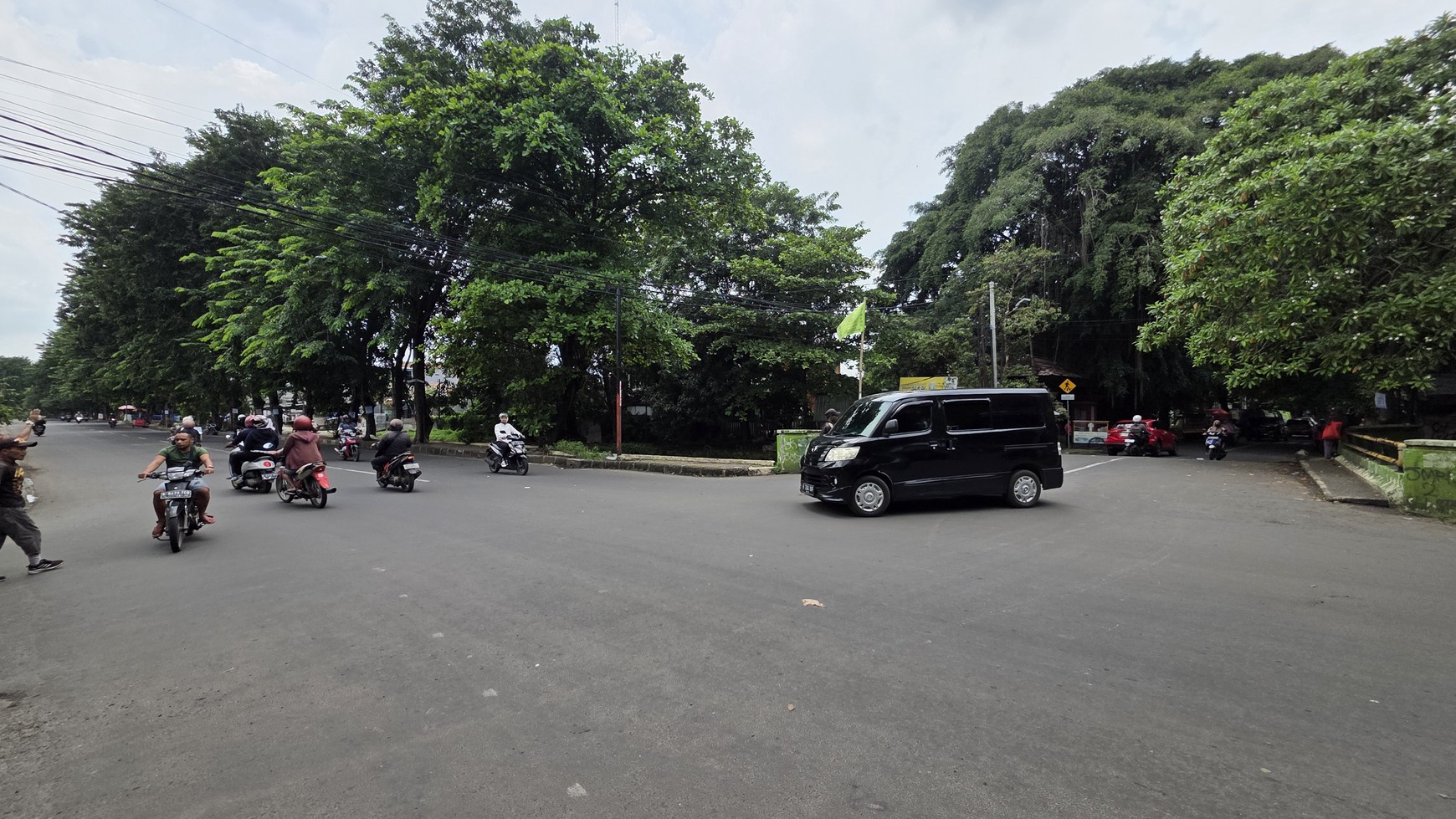 Kavling Strategis Hook di Pinggir Jalan Lapangan Serbaguna, Bekasi Timur