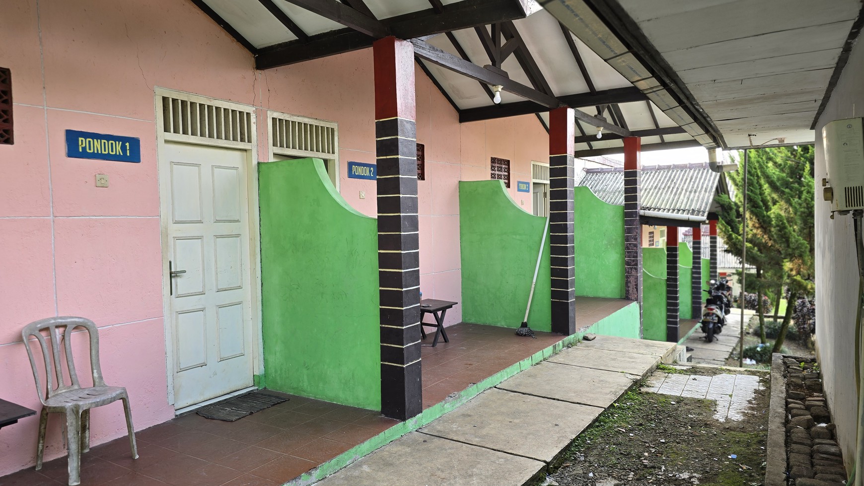 Pondok Sekar Hotel di Pinggir Jalan Utama, Lokasi Strategis, Jl Raya Cipayung, Bogor, Jawa Barat