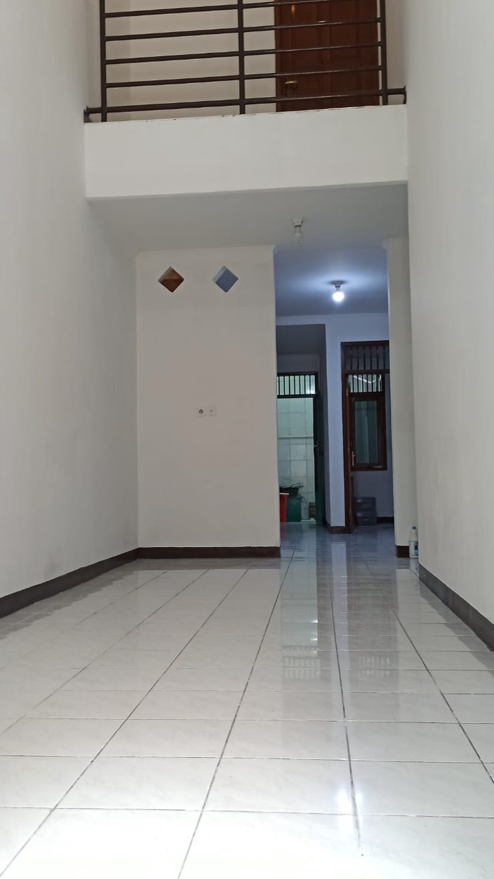 Rumah Nyaman di Jalan Hemat 3, Grogol Petamburan, Jakarta Barat