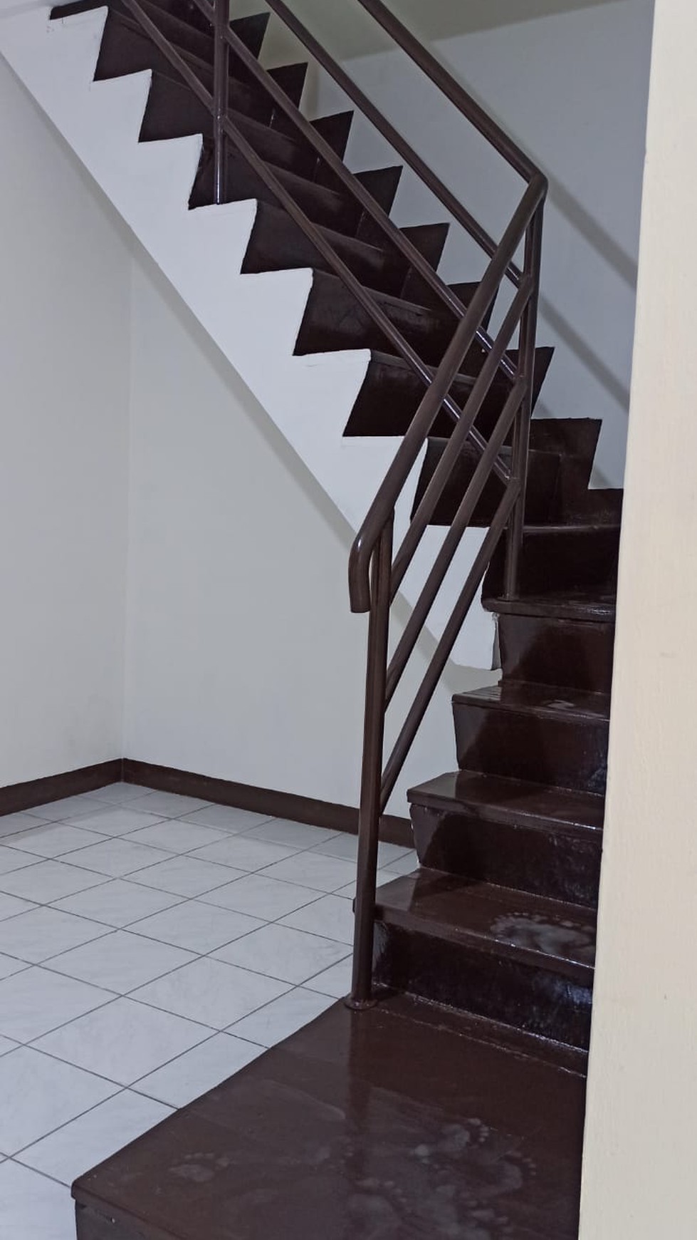 Rumah Nyaman di Jalan Hemat 3, Grogol Petamburan, Jakarta Barat
