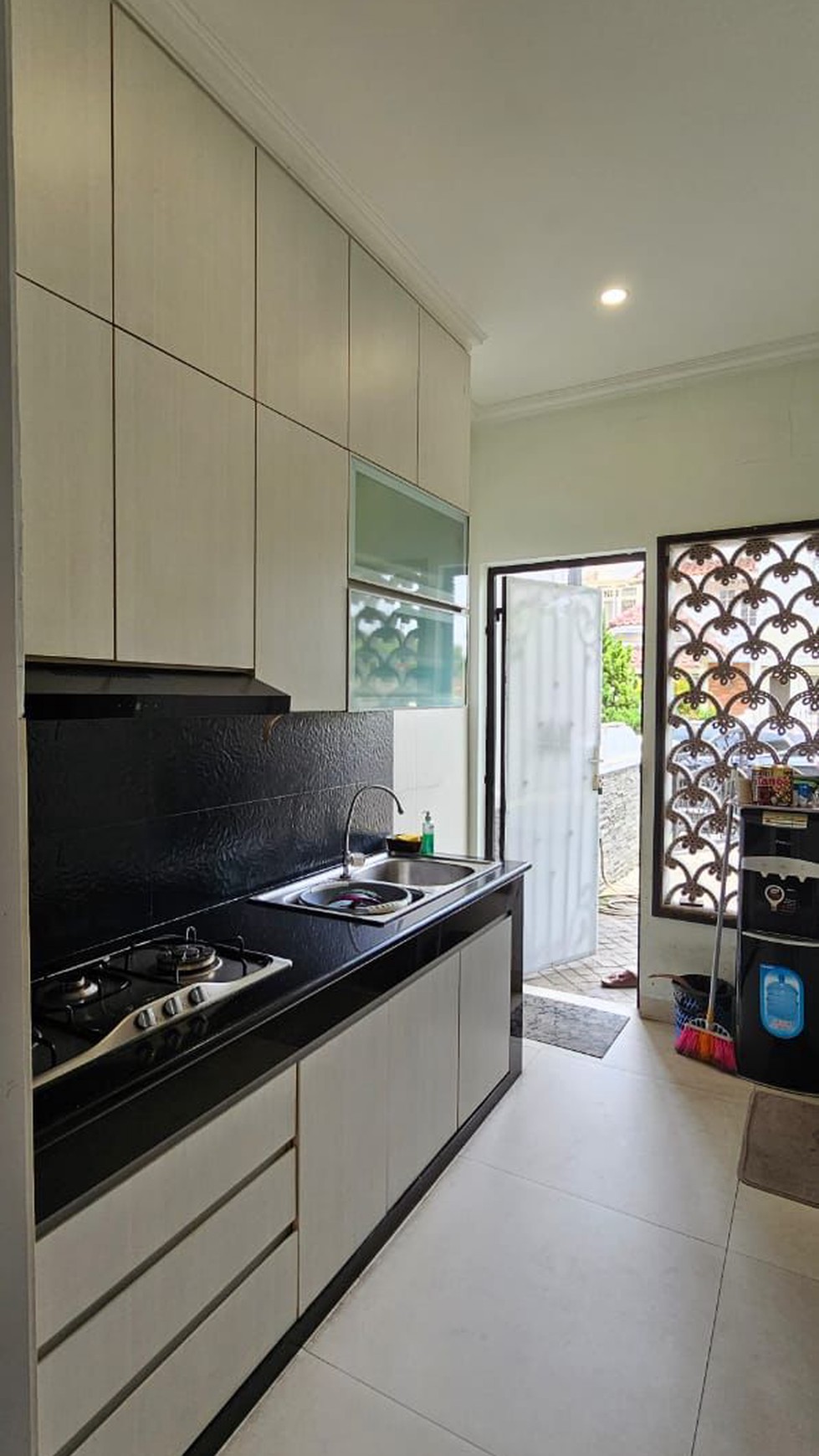 jual dan sewa rumah di Gn. durian taman himalaya lippo karawaci Tangerang