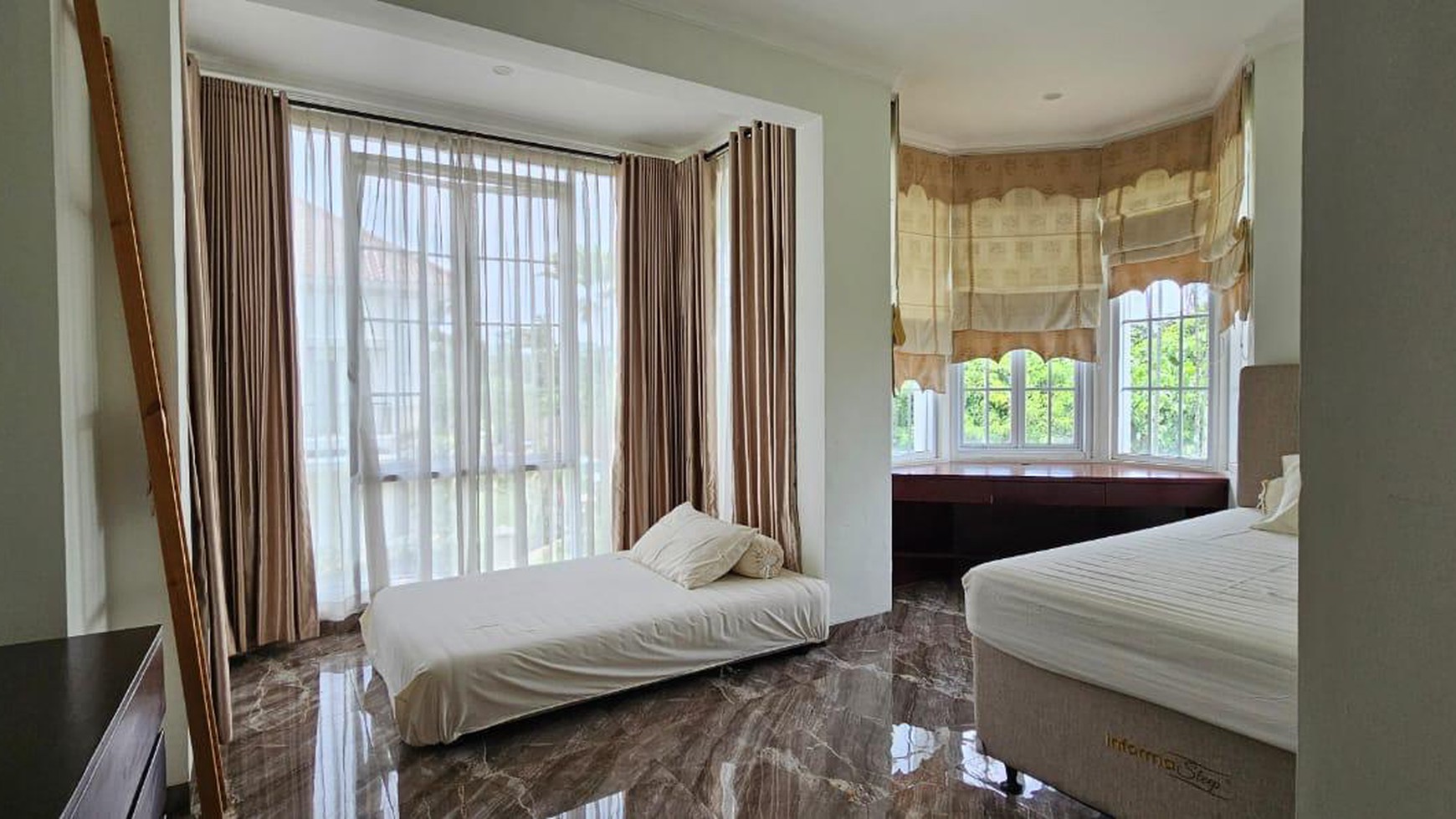 jual dan sewa rumah di Gn. durian taman himalaya lippo karawaci Tangerang