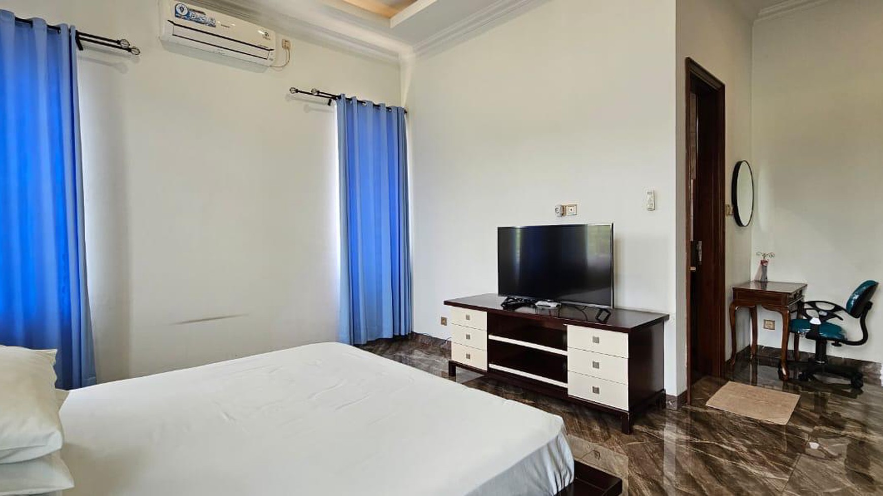 jual dan sewa rumah di Gn. durian taman himalaya lippo karawaci Tangerang