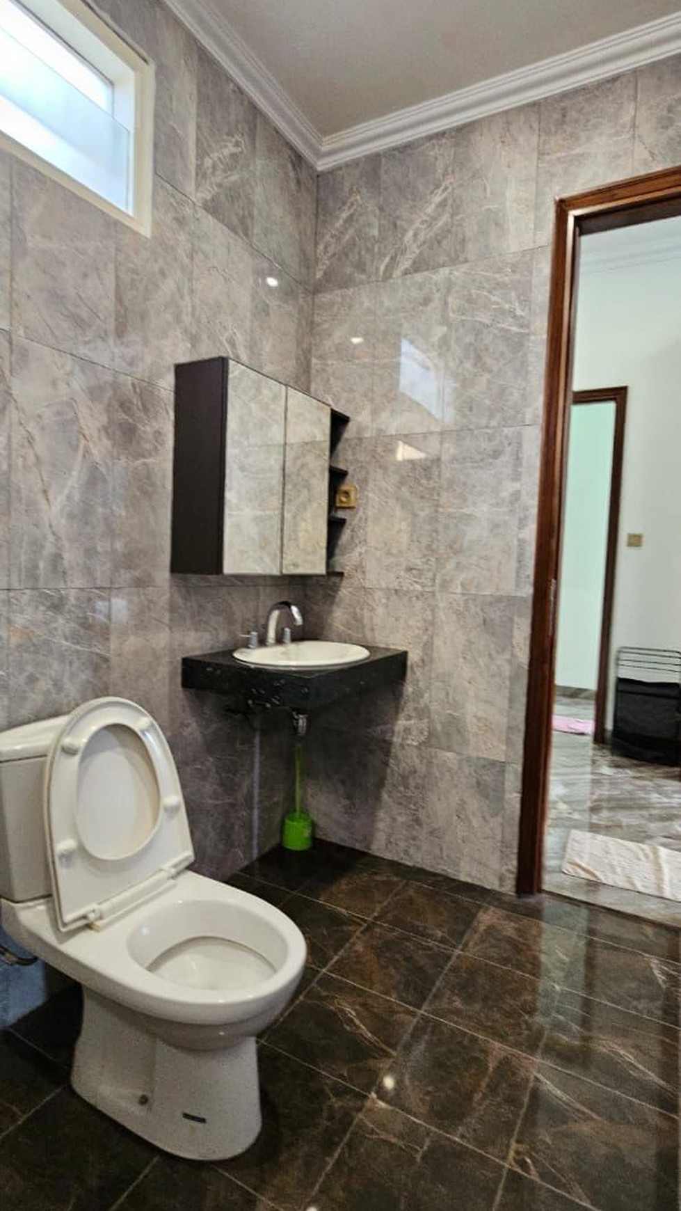 jual dan sewa rumah di Gn. durian taman himalaya lippo karawaci Tangerang