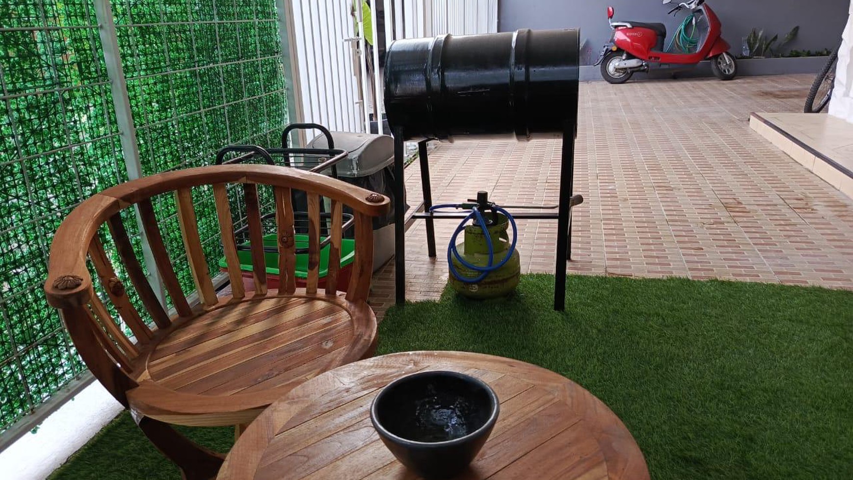 Rumah Kost bagus, Full Furnished, cocok untuk Investasi di Bintaro