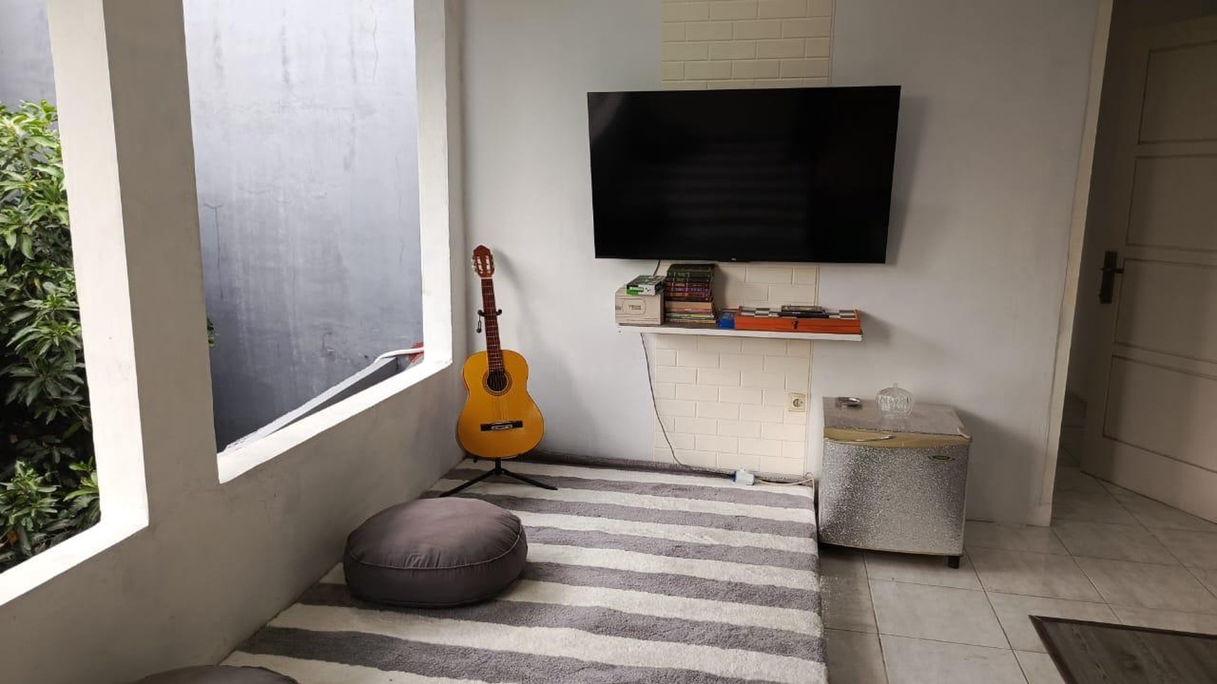 Rumah Kost bagus, Full Furnished, cocok untuk Investasi di Bintaro