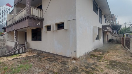 Rumah Hook di Lokasi Strategis di daerah Tebet Jakarta Selatan
