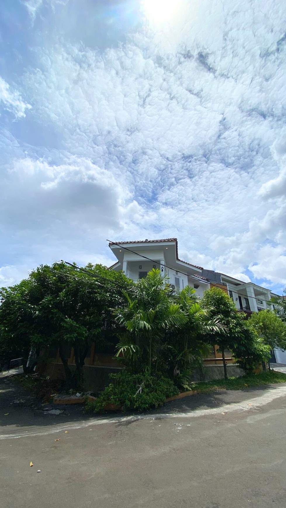 Rumah Mewah Modern dalam Komplek, Selangkah ke Informa Cinere - Dekat ke Tol