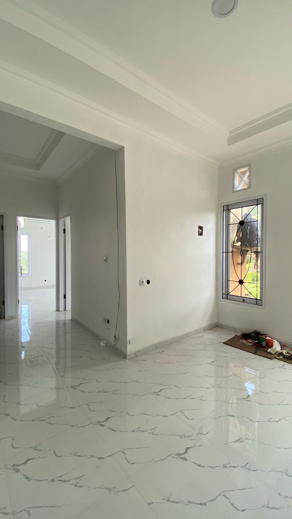 Rumah Mewah Modern dalam Komplek, Selangkah ke Informa Cinere - Dekat ke Tol