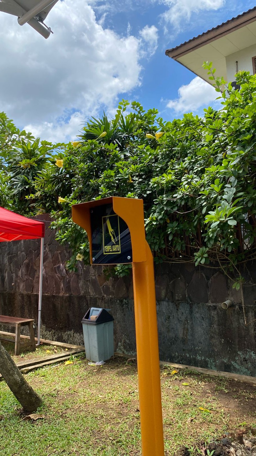 Rumah Mewah Modern dalam Komplek, Selangkah ke Informa Cinere - Dekat ke Tol