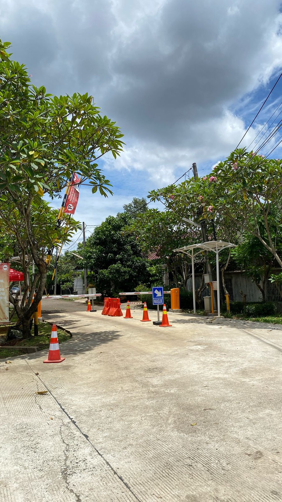 Rumah Mewah Modern dalam Komplek, Selangkah ke Informa Cinere - Dekat ke Tol