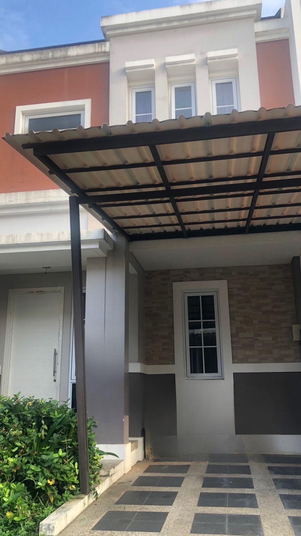 Rumah Sewa 2 lantai  di Nusaloka BSD City