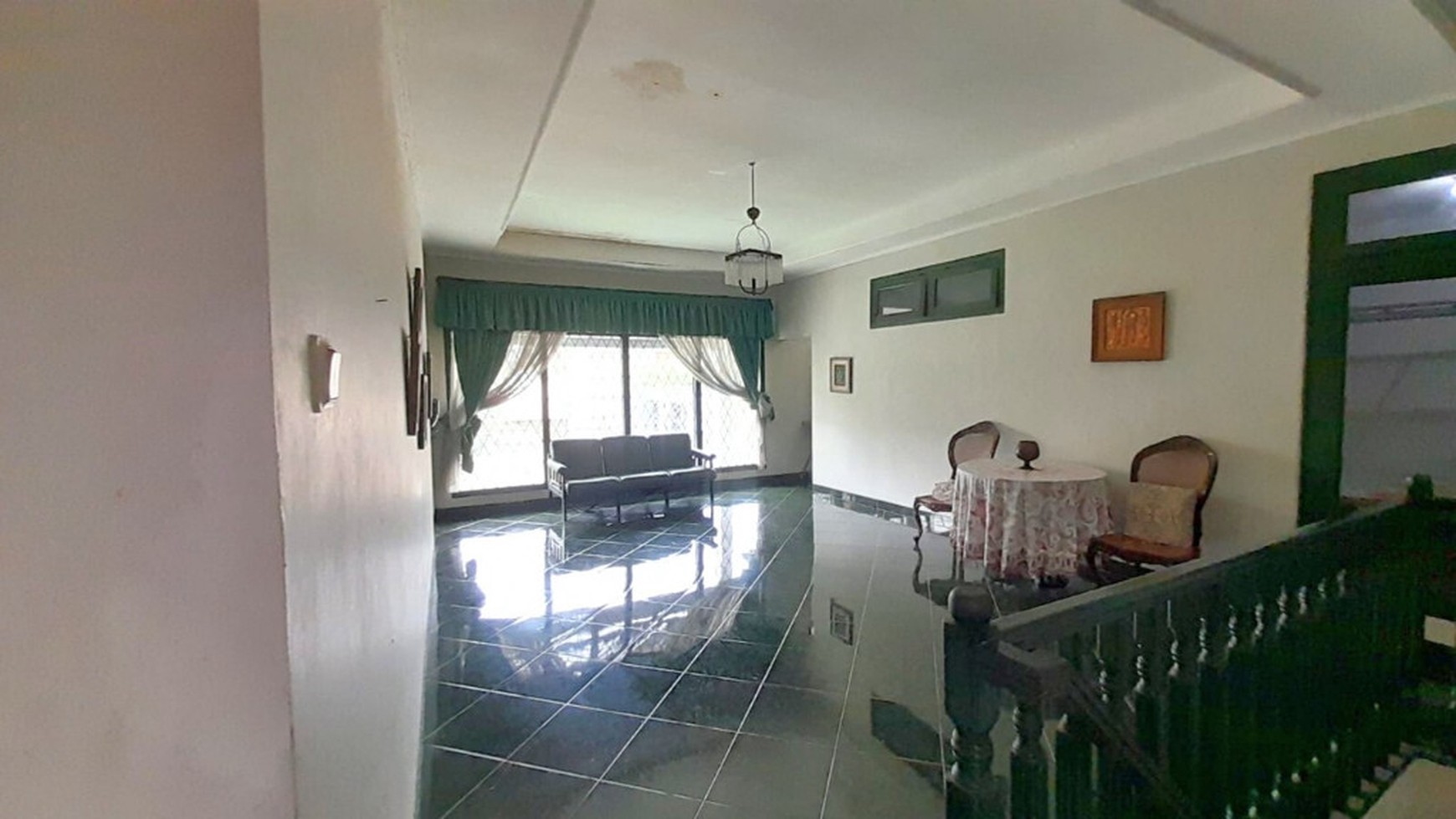 Rumah 2 Lantai Siap Huni Di Menteng