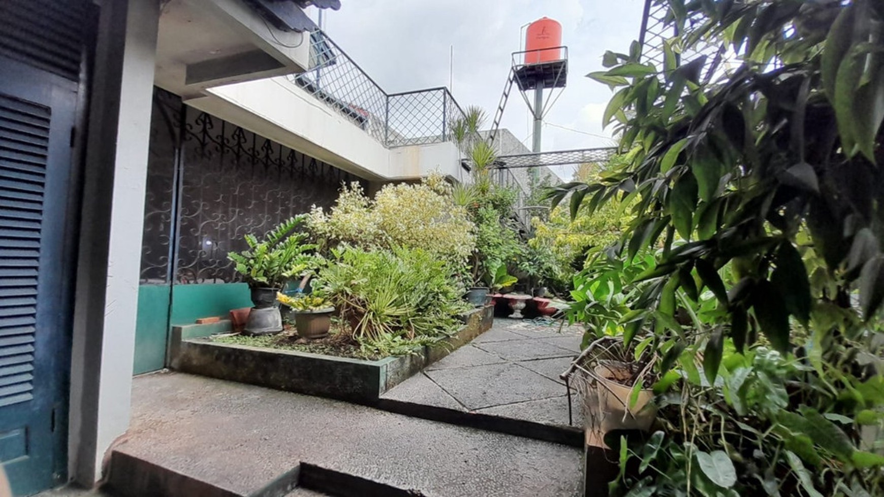 Rumah 2 Lantai Siap Huni Di Menteng
