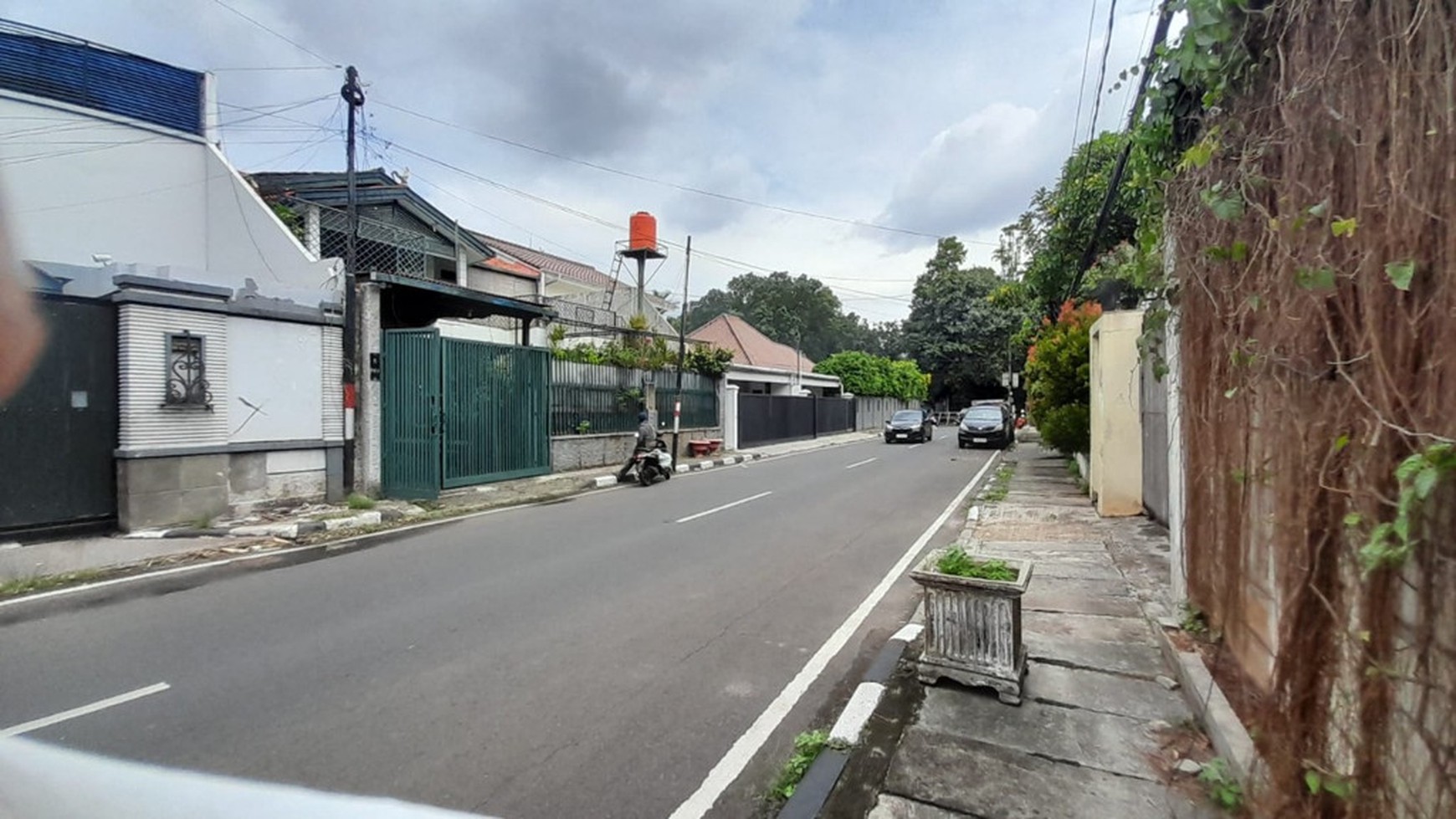 Rumah 2 Lantai Siap Huni Di Menteng