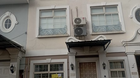 Disewakan Townhouse Taman Paris 3 - Lippo Karawaci Tangerang