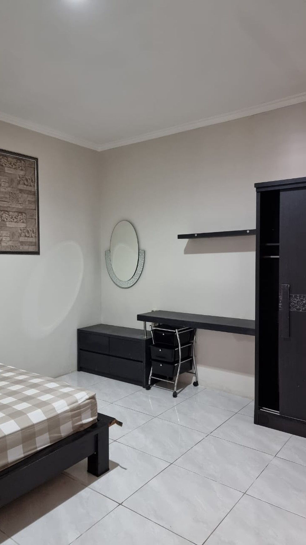 Disewakan Townhouse Taman Paris 3 - Lippo Karawaci Tangerang